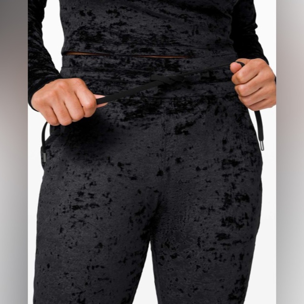 EUC 🍋 Lululemon Ready to Crush Jogger - Picture 3 of 9